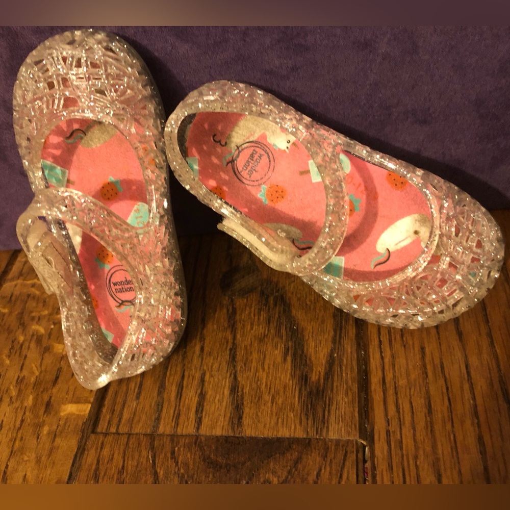 Size 3 jellie-similar shoes - Picture 3 of 3